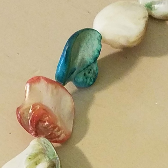 Multicolored Shell Necklace - Picture 3 of 6